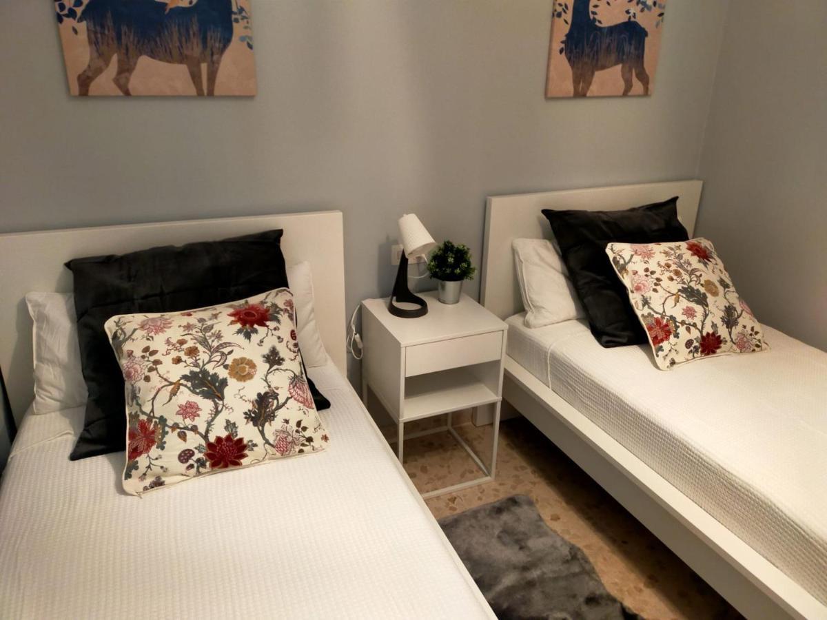 Bastinazo Alohadream - Premium - La Mejor Ubicacion Con Aire Acondicionado, Insonorizacion, Terraza Y Equipamiento En El Puerto De Santa Maria - Grupo De Solo Menores De 25 No Aceptados Salvo Fianza Adicional Exterior photo